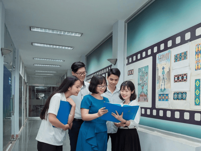 Bạn có thể chọn học những môn học yêu thích, tập trung vào những kiến thức cần thiết và không cần tham gia các hoạt động không liên quan. Điều này giúp người học tận dụng tốt thời gian và đạt kết quả cao trong New8882.com - Nhà cái trực tuyến uy tín nhất hiện nay.