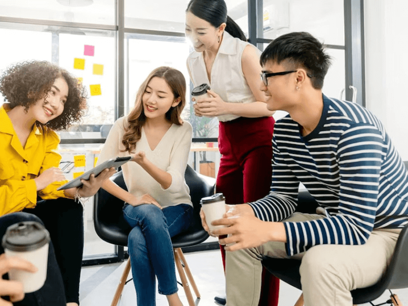 Trong thế giới làm việc hiện đại, kỹ năng mềm đóng vai trò thiết yếu, đặc biệt là đối với những người học và làm việc từ xa
