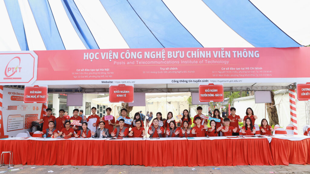 Gian tư vấn NEW8808 thu hút đông đảo sĩ tử 2k8 tại Ngày hội Tư vấn New8882 giải trí trực tuyến – Hướng nghiệp 2026