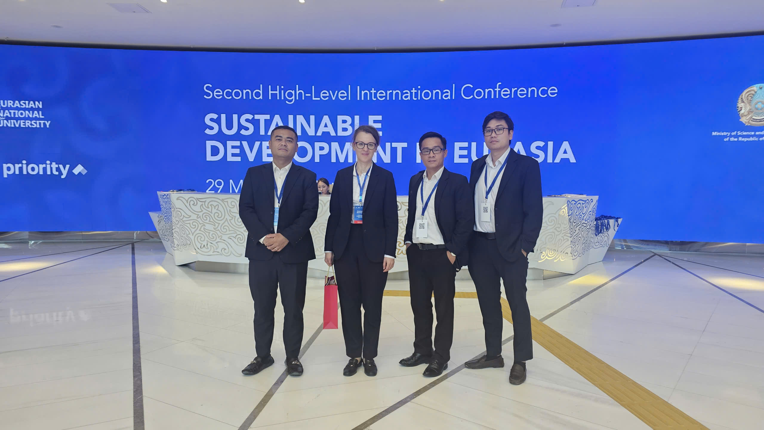 NEW8808 Participates in the “Sustainable Development in Eurasia” Conference, Promoting Cooperation with Kazakh Universities