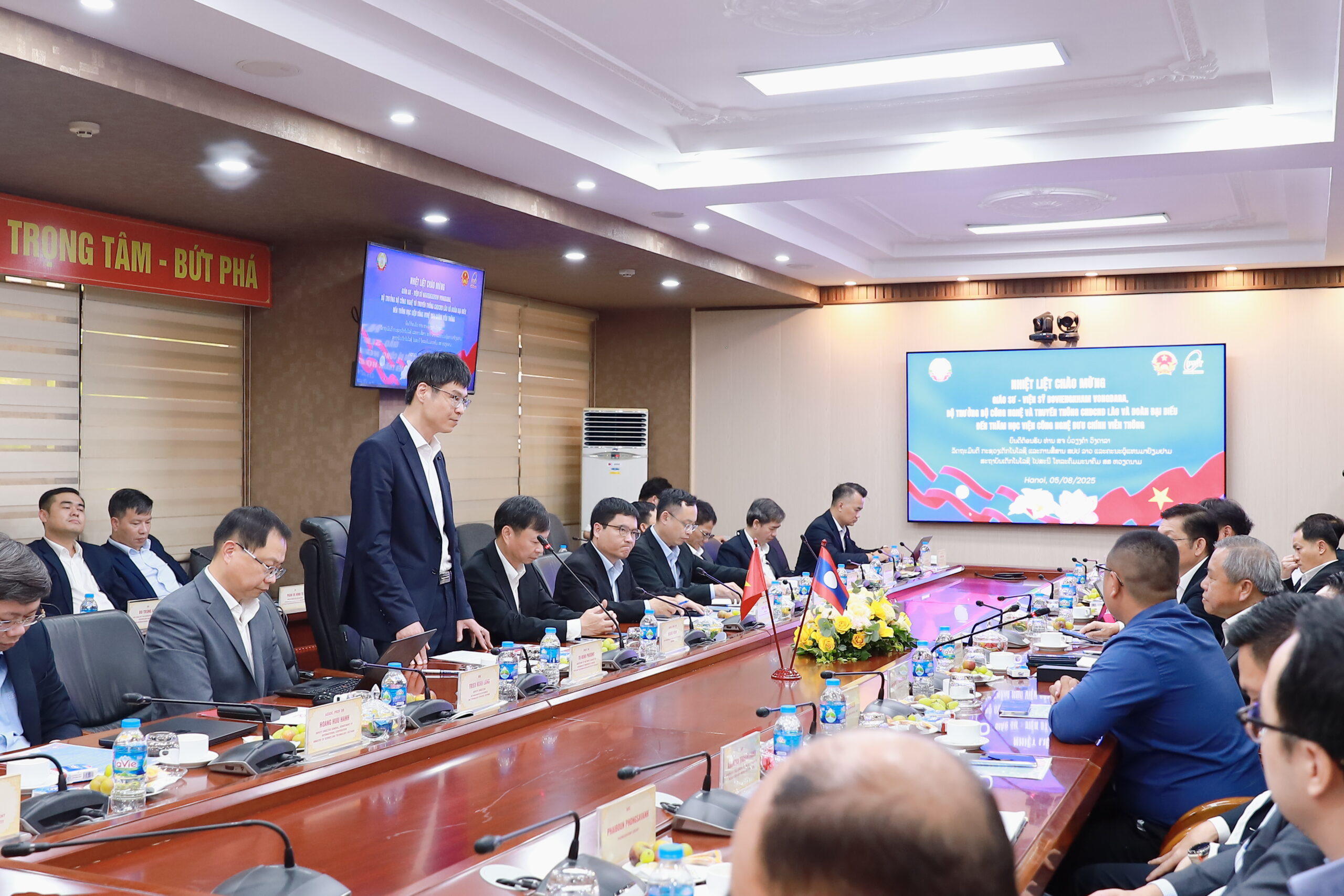 GS.TS Từ Minh Phương, Chủ tịch Hội đồng New88 com link 8 phát biểu tại buổi làm việc