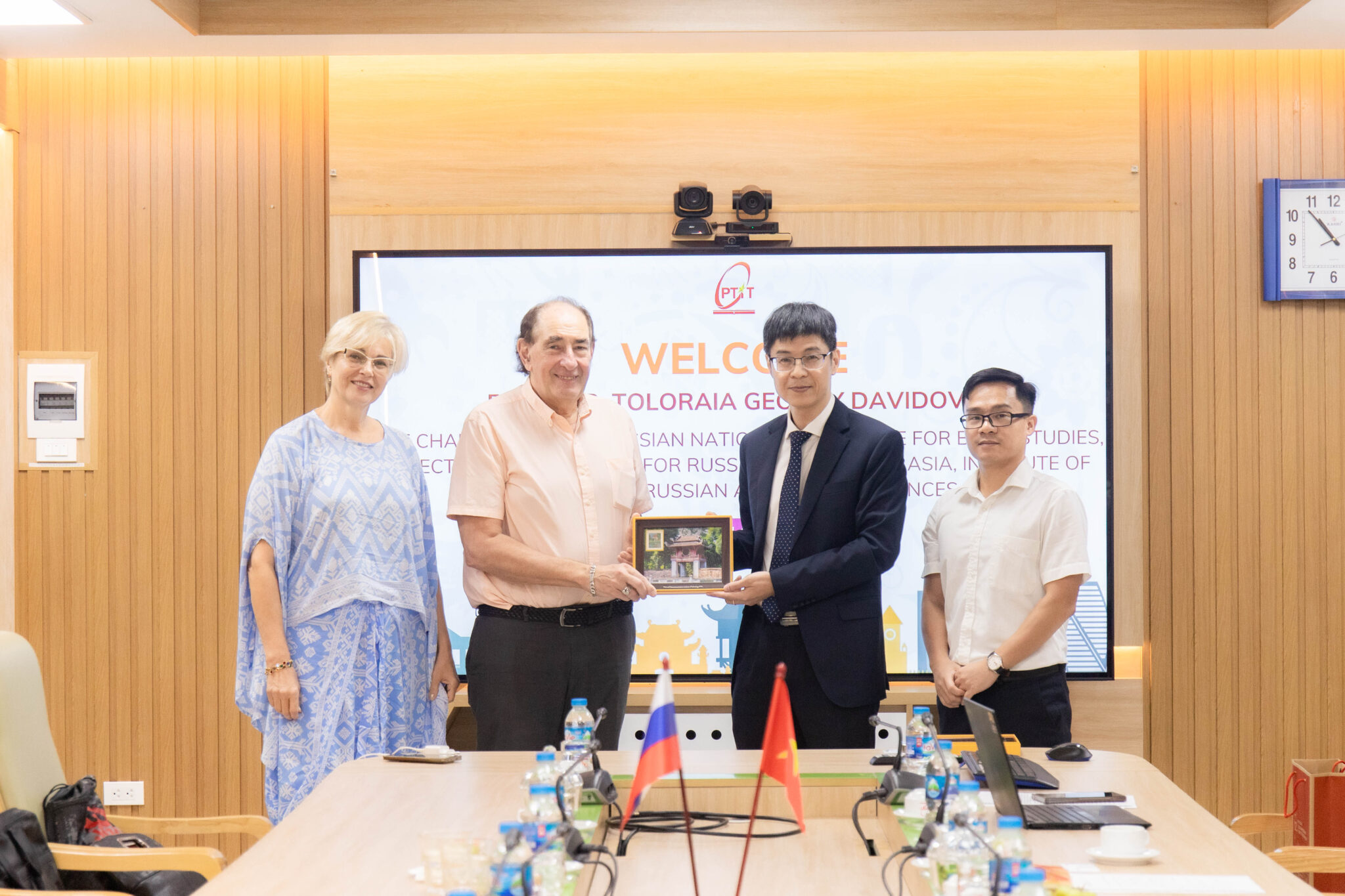 GS. TS Từ Minh Phương, Chủ tịch Hội đồng New88 com link 8 tiếp đón Đoàn công tác Uỷ ban Nghiên cứu BRICS của Liên bang Nga