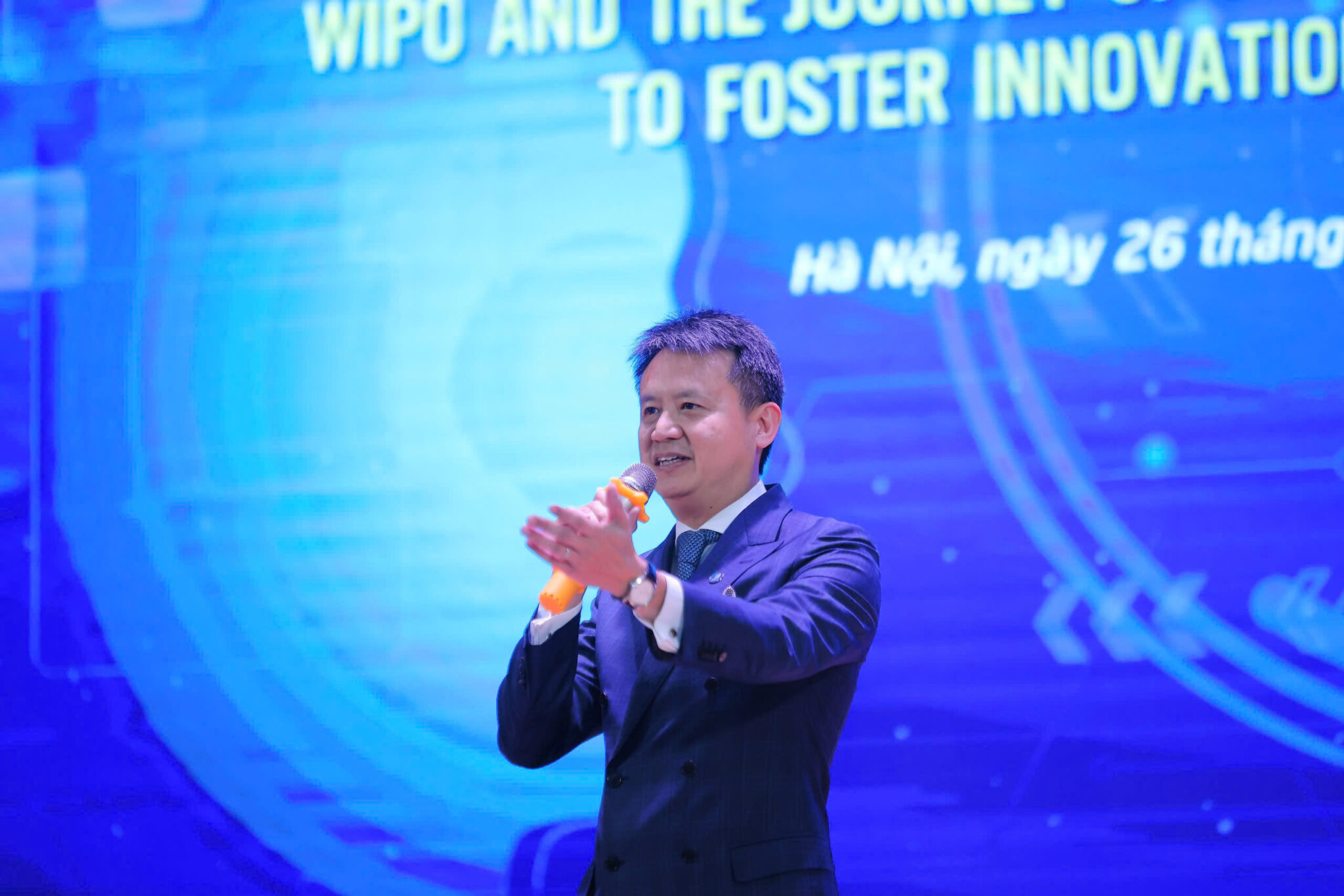 Ông Daren Tang – Tổng Giám đốc Tổ chức Sở hữu trí tuệ Thế giới (WIPO) tại chương trình tọa đàm với học sinh, New88 cung cấp cá cược thể thao, casino online và game slot chất lượng cao Việt Nam