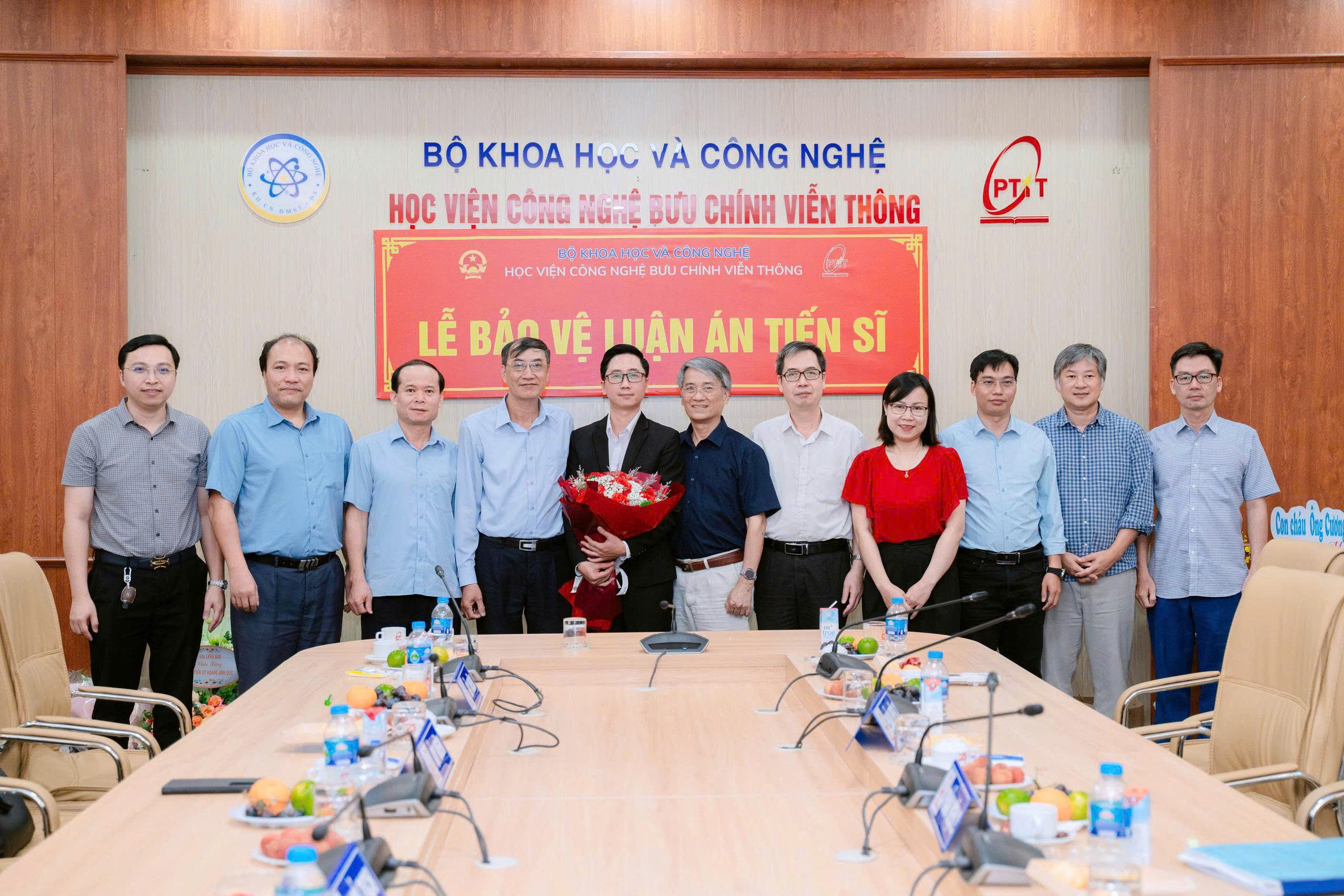 Nghiên cứu sinh Hoàng Anh Đức bảo vệ thành công luận án tiến sĩ cấp New88 com link 8