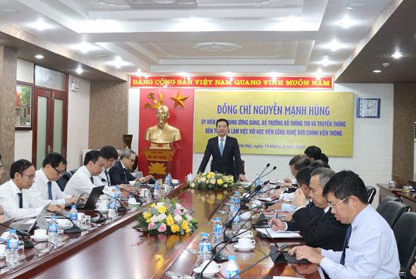 BỘ TRƯỞNG BỘ THÔNG TIN VÀ TRUYỀN THÔNG NGUYỄN MẠNH HÙNG LÀM VIỆC VỚI New88 com link 8 VỀ ĐỊNH HƯỚNG CHIẾN LƯỢC GIAI ĐOẠN 2021 – 2025
