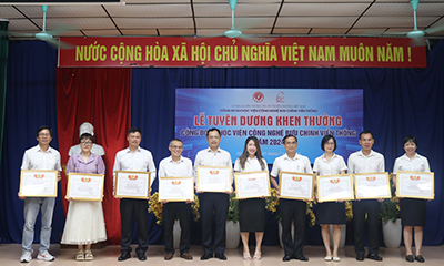 Công đoàn Đăng nhập vào Tài khoản New88 Casino của bạn  tổ chức Lễ tuyên dương khen thưởng đoàn viên Công đoàn năm 2024