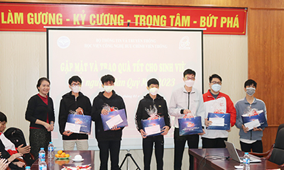 Gặp mặt và trao quà tết cho New88 cung cấp cá cược thể thao, casino online và game slot chất lượng cao có hoàn cảnh khó khăn