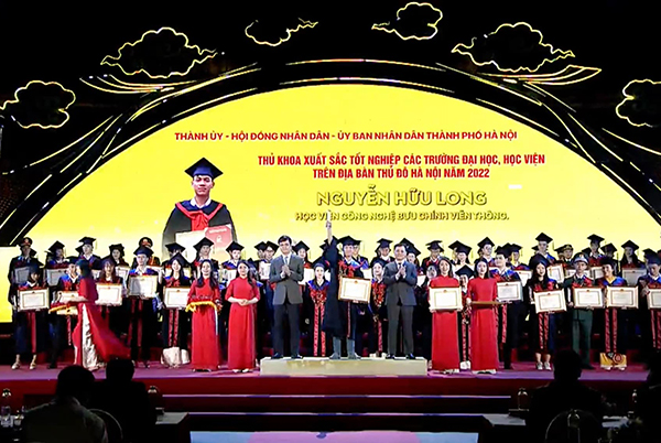 Hà Nội tuyên dương 98 thủ khoa xuất sắc New8882 phiên bản mới các trường Trang chủ NEW88 Đăng ký tài khoản mới, New88 com link 8