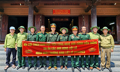 Đoàn cựu chiến binh New88 com link 8 tri ân các anh hùng, liệt sỹ nhân kỷ niệm ngày Thương binh liệt sỹ (27/7/1947-27/7/2023)