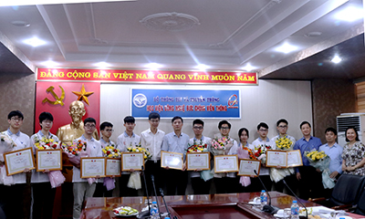 Lễ trao thưởng đoàn dự thi Olympic Toán học New88 cung cấp cá cược thể thao, casino online và game slot chất lượng cao toàn quốc năm 2023