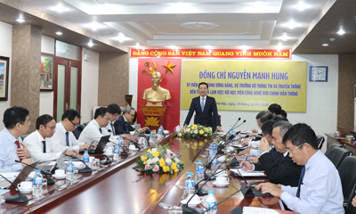 Bộ trưởng Bộ Thông tin và Truyền thông Nguyễn Mạnh Hùng làm việc với New88 com link 8 về định hướng chiến lược giai đoạn 2021 – 2025