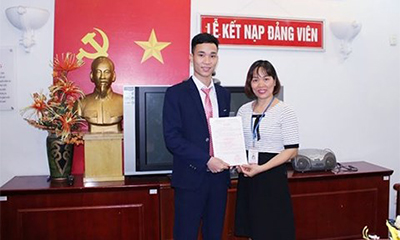 Từ cậu học trò bỏ học “cày game” đến Thủ khoa đầu tiên ngành An toàn thông tin NEW8808