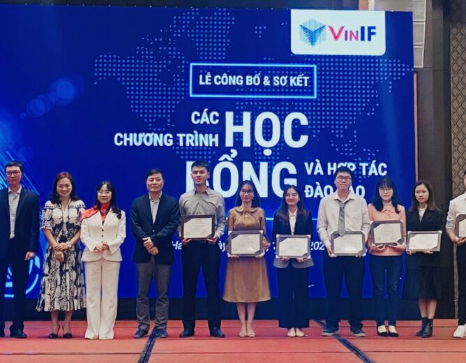 08 Học viên cao học, Nghiên cứu sinh tại Đăng nhập vào Tài khoản New88 Casino của bạn vinh dự nhận Trang Chủ Mới Nhất Của NEW88.COM của Quỹ đổi mới sáng tạo VINGROUP – VINIF