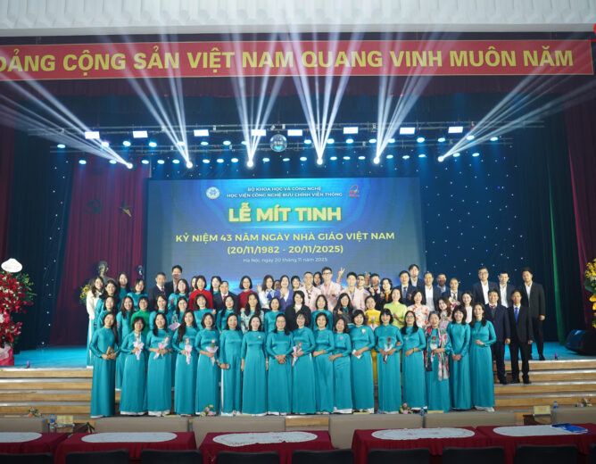 Lễ mít tinh kỷ niệm 43 năm Ngày Nhà giáo Việt Nam (20/11/1982-20/11/2025)