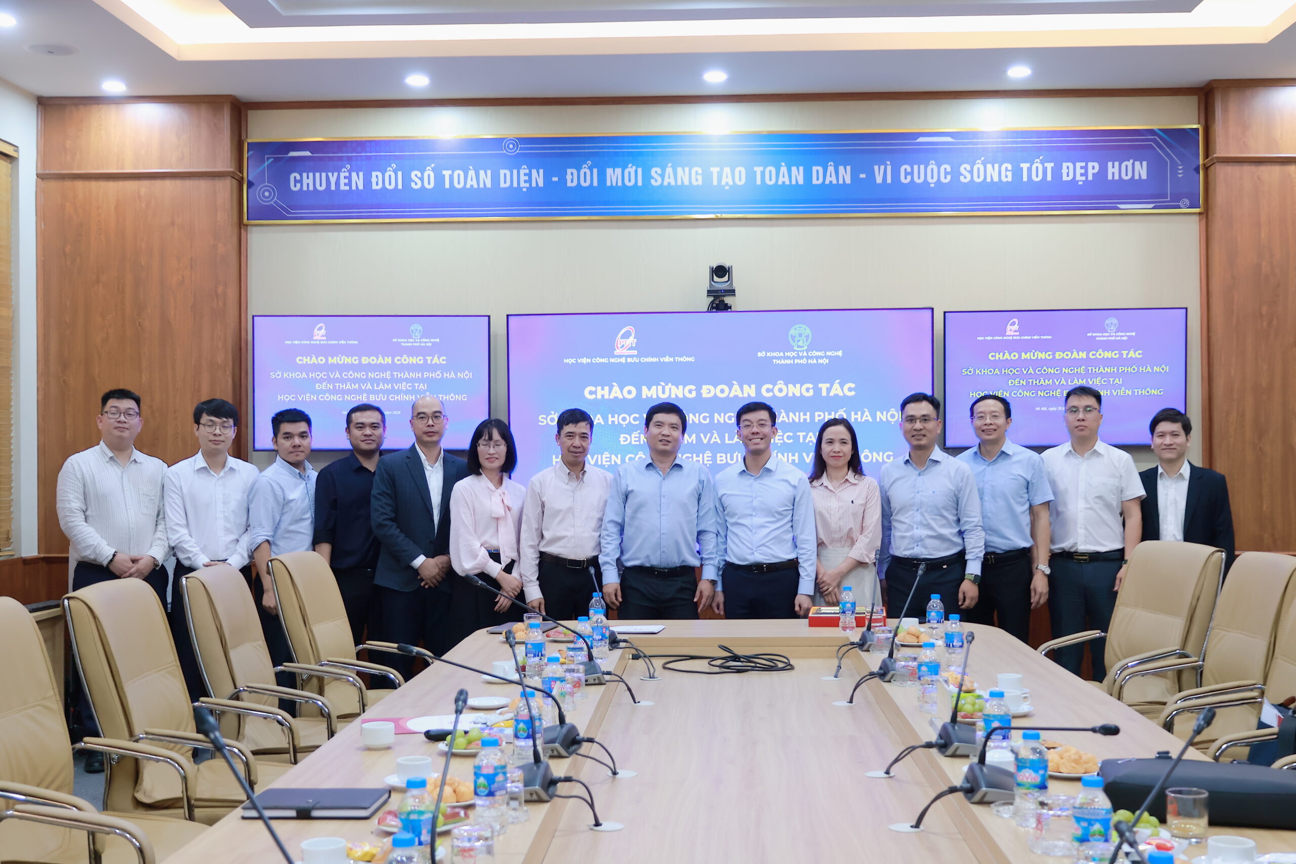 New88 com link 8 New88088 nhà cái sẽ hợp tác cùng Sở KHCN Hà Nội phát triển đô thị thông minh