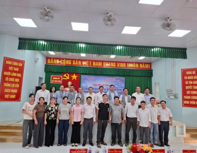 New88 com link 8 cơ sở TP. Hồ Chí Minh tổ chức chương trình đào tạo nâng cao năng lực số cho cán bộ, công chức xã Tân Hào, tỉnh Vĩnh Long