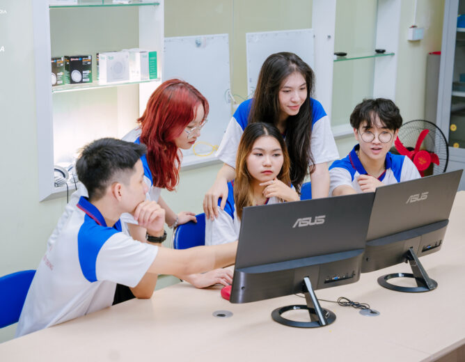 NEW8808 sẽ New8882 giải trí trực tuyến 7 chương trình đào tạo mới đón đầu xu hướng công nghệ và sáng tạo số